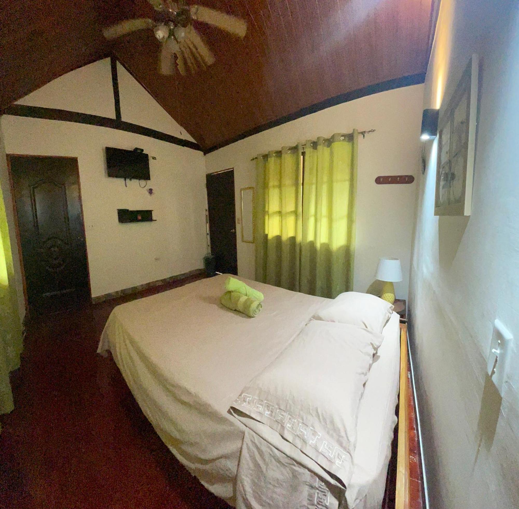 Hostal La India Dormida El Valle de Anton ภายนอก รูปภาพ